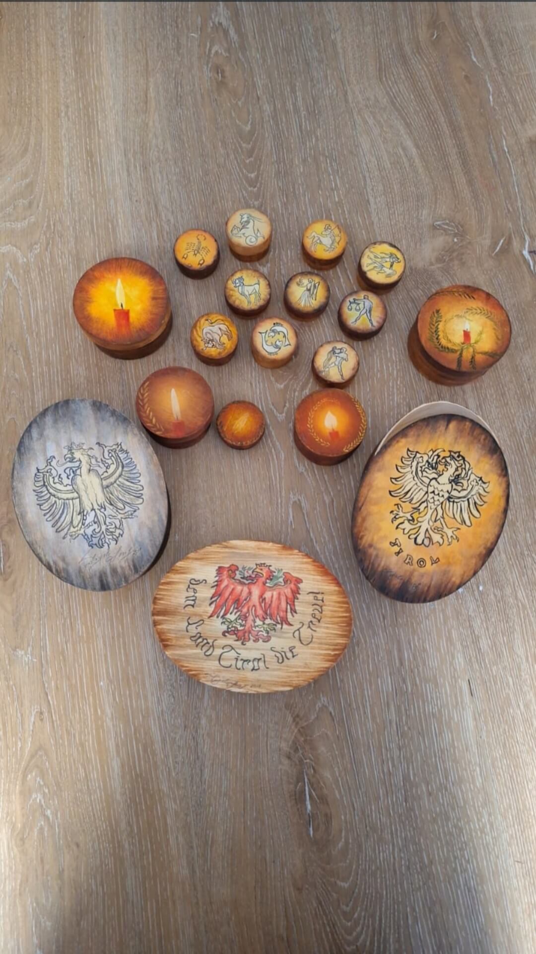 Königssymbole & Flammenlicht