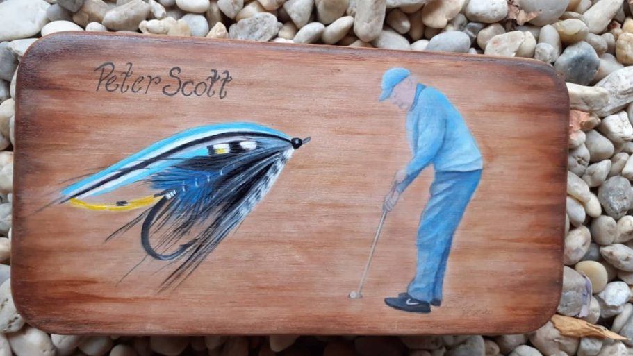 Lachsfliege und Golfer Szene